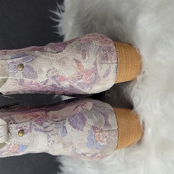SBICCA Women's Petunias Multi Floral Suede Ankle‎ Boots Size 6.5 - Picture 5 of 7